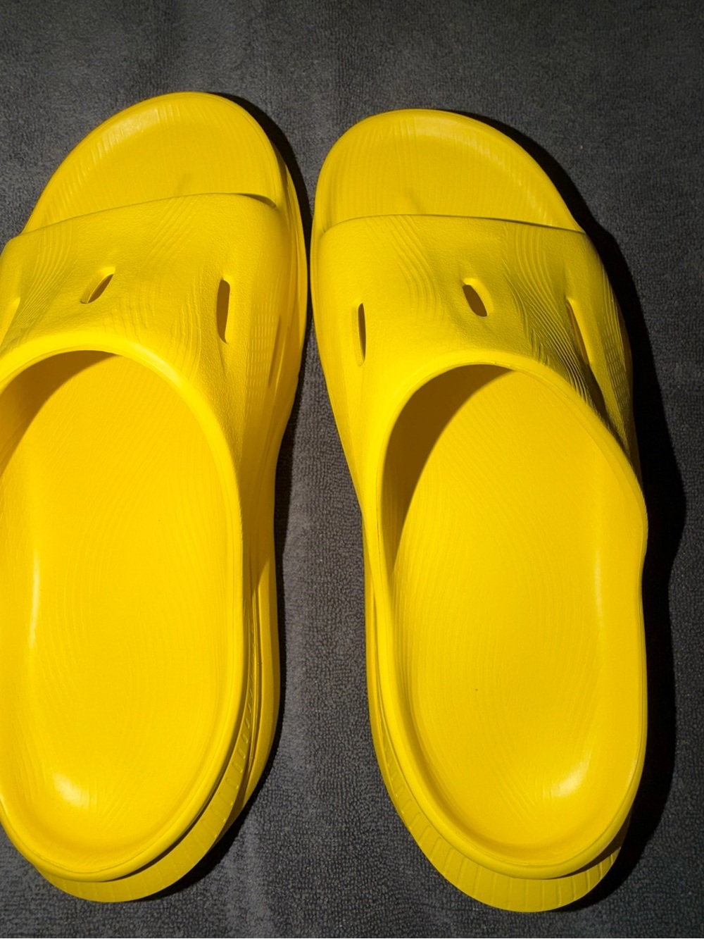 New Hoka ORA Recovery Slide 3, Size M6 / W8, Color Honeydew